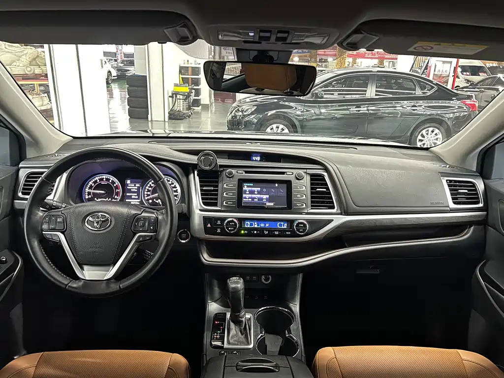 Toyota Highlander — миниатюра 9