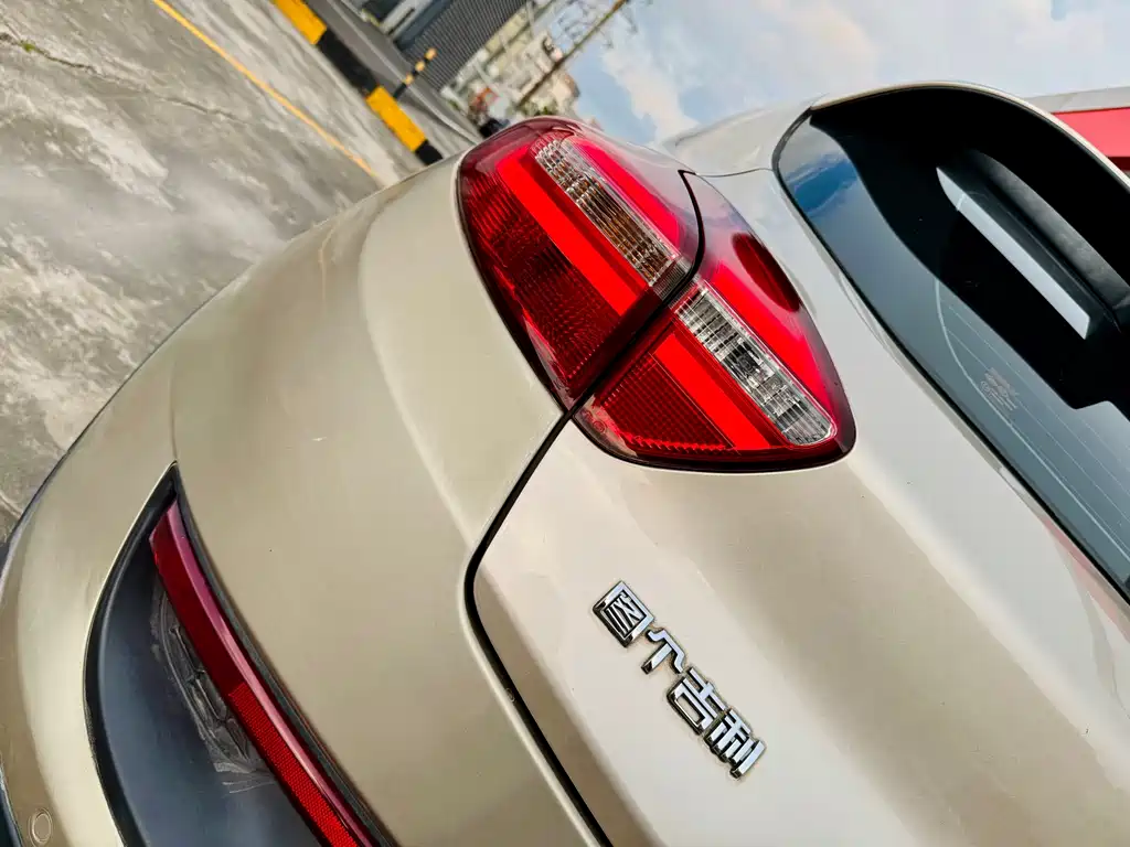 GEELY AUTOMOBILE EMGRAND GS