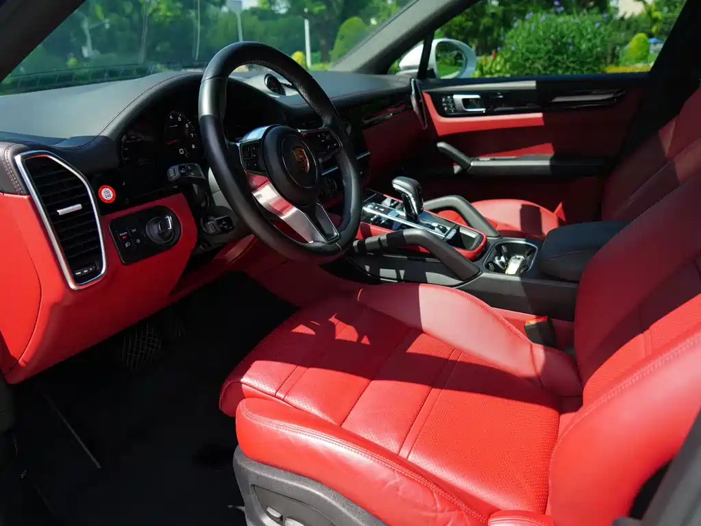Porsche Cayenne — миниатюра 6