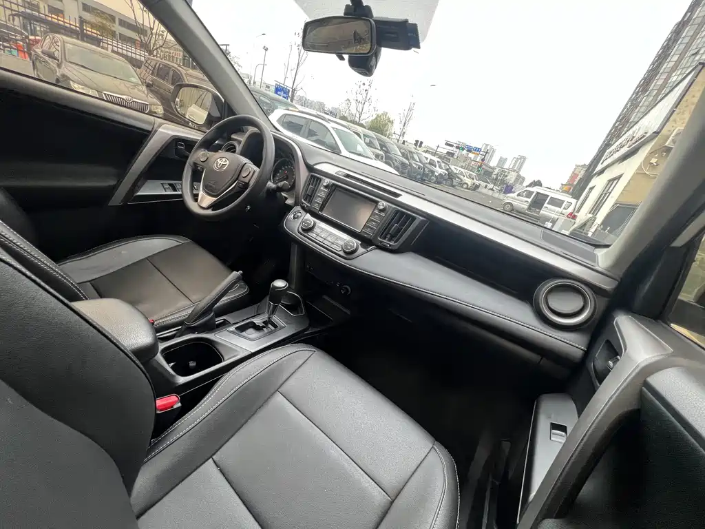 TOYOTA RAV4 RONGFANG