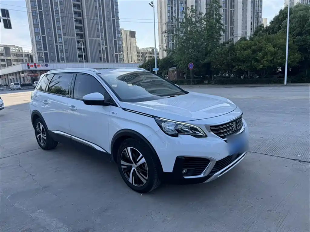 Купить Peugeot 5008