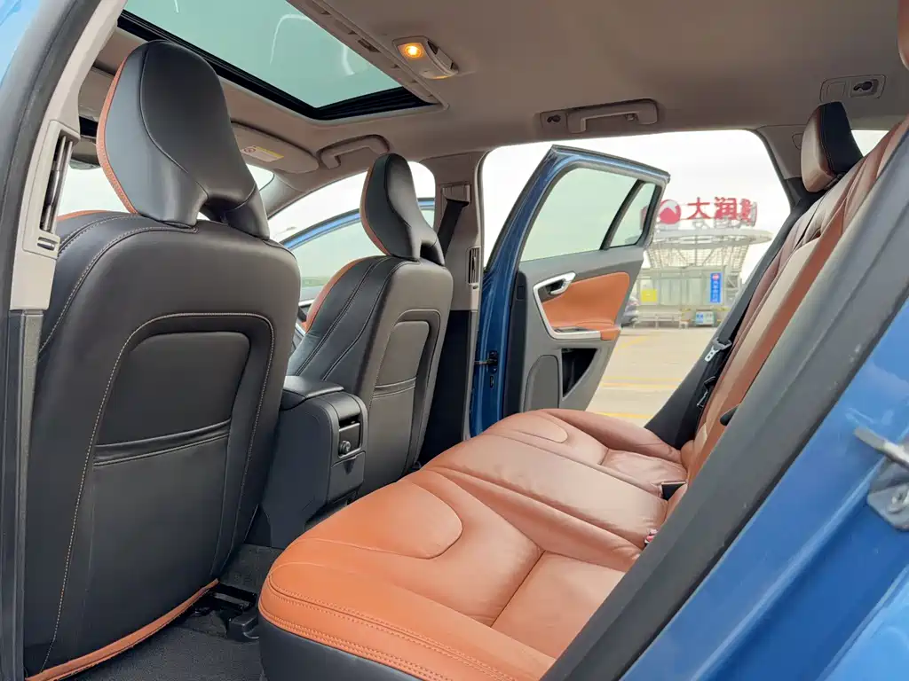 Volvo V60 — миниатюра 11
