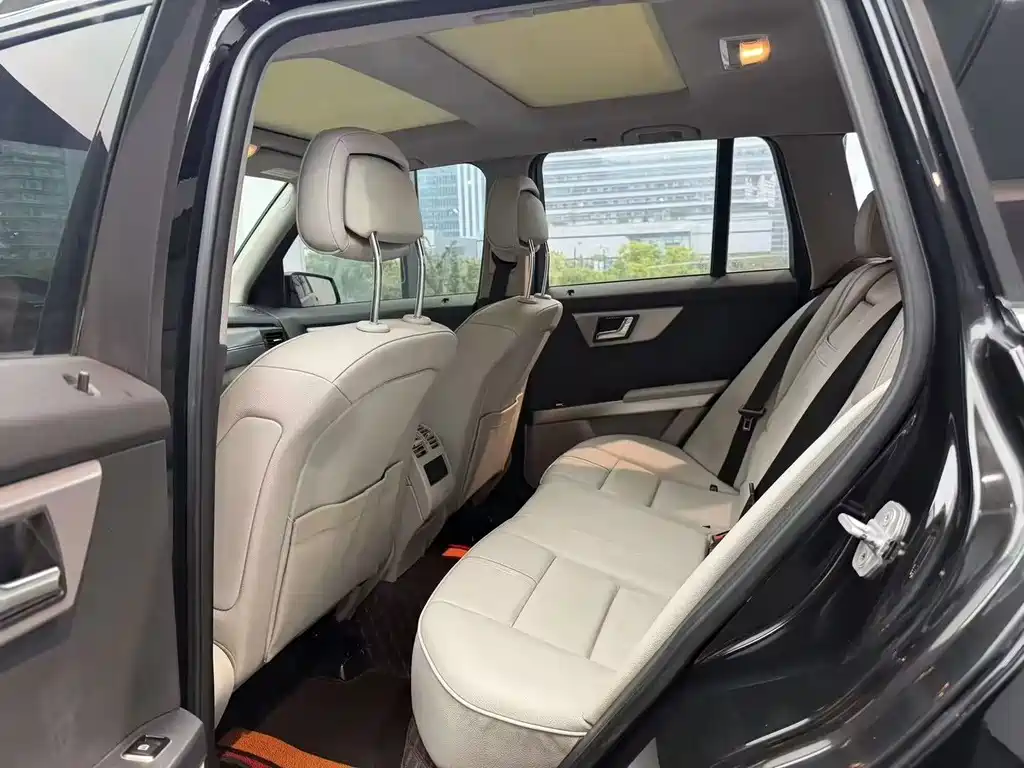 Mercedes-Benz GLK-Class (Import) — миниатюра 6