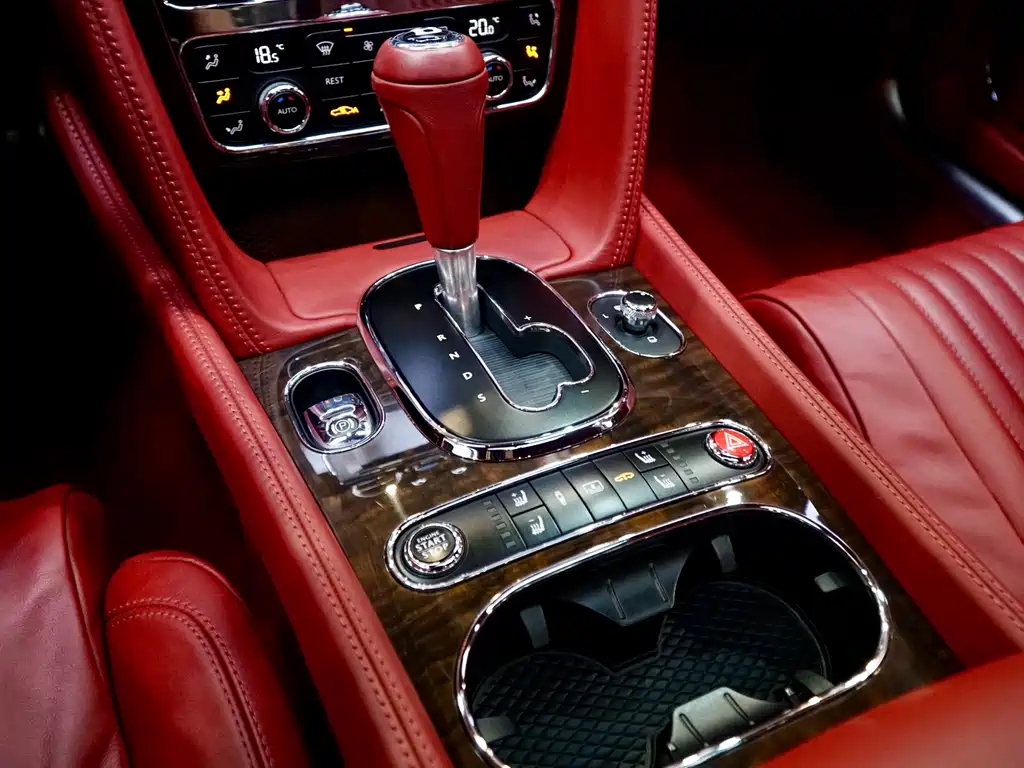 Bentley Flying Spur — миниатюра 18