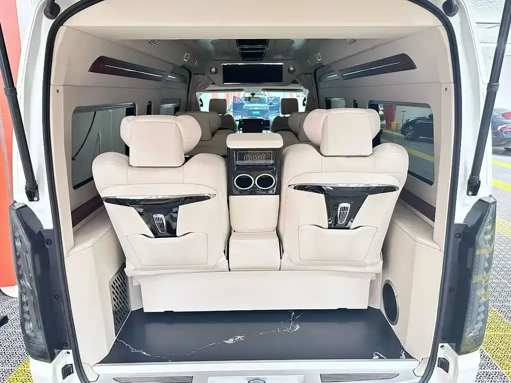 Toyota HiAce 2021 3.5L