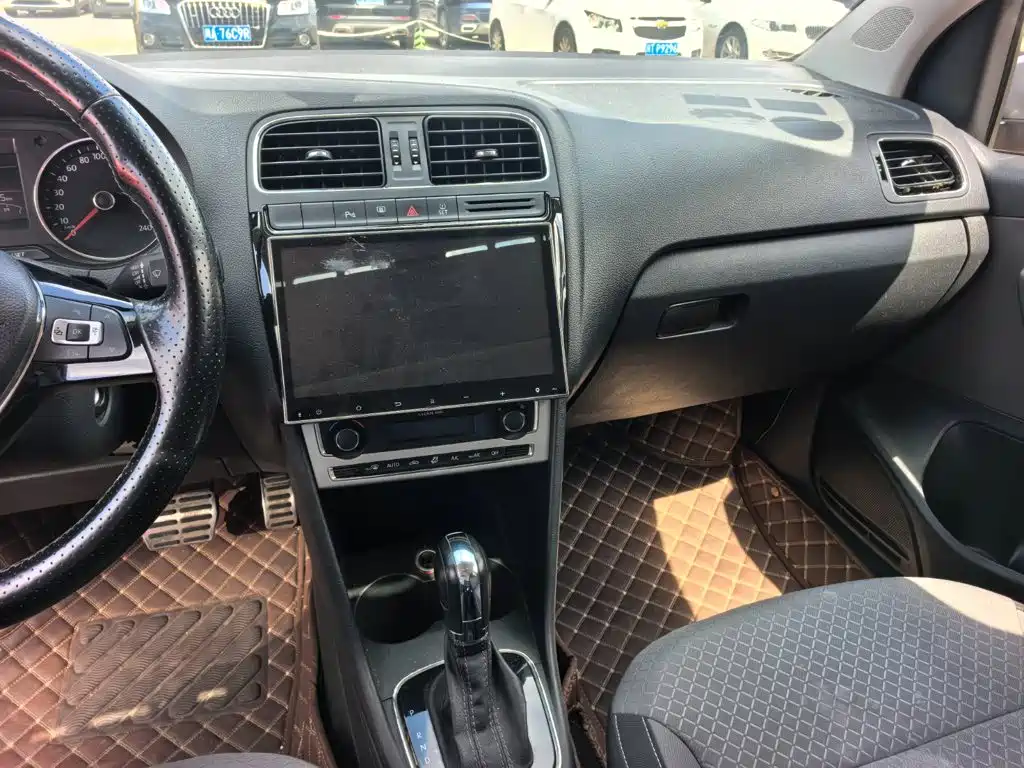 Volkswagen Polo — миниатюра 12