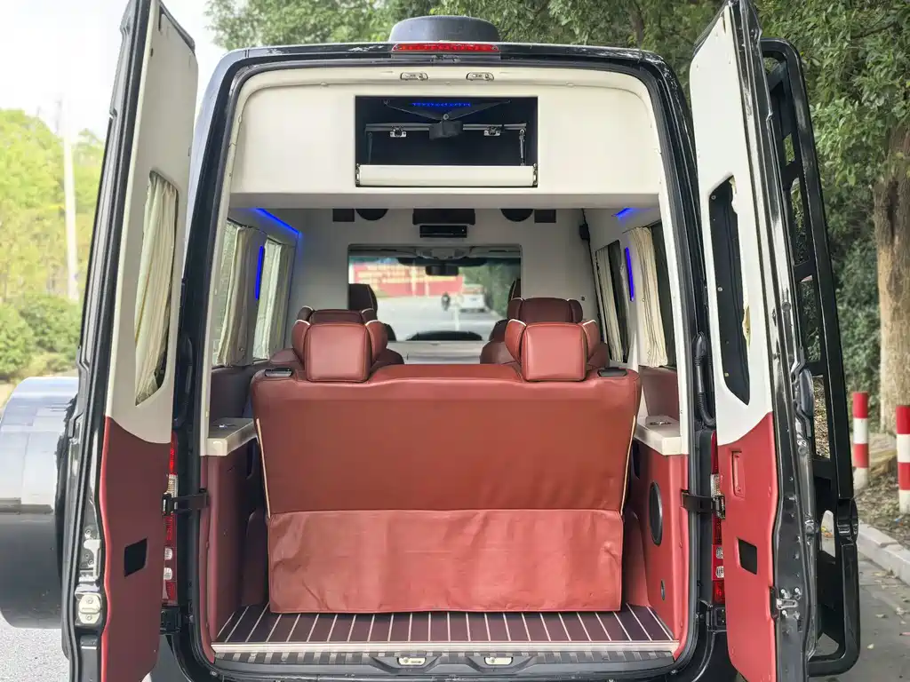 Mercedes-Benz Sprinter — миниатюра 9