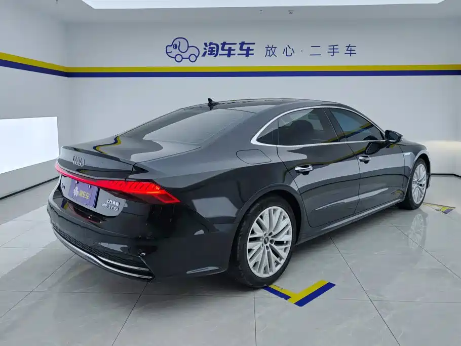 Audi A7L — миниатюра 3