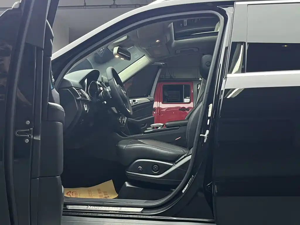 Mercedes-Benz GLS — миниатюра 8
