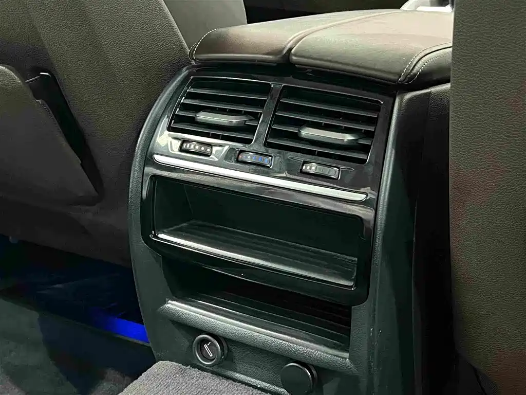 BMW 5 Series — миниатюра 17