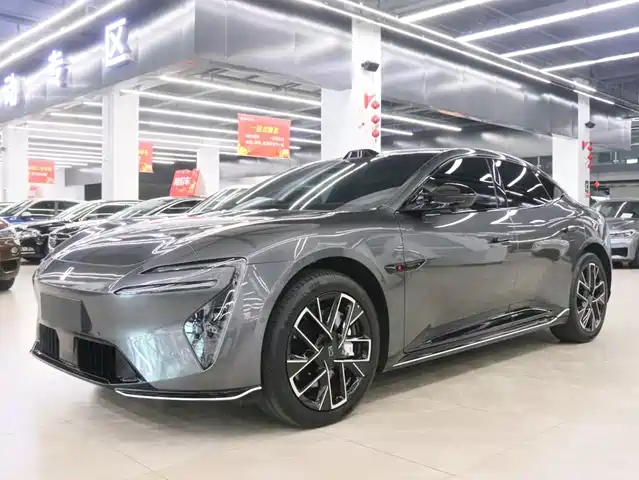 2025 Avatr 06