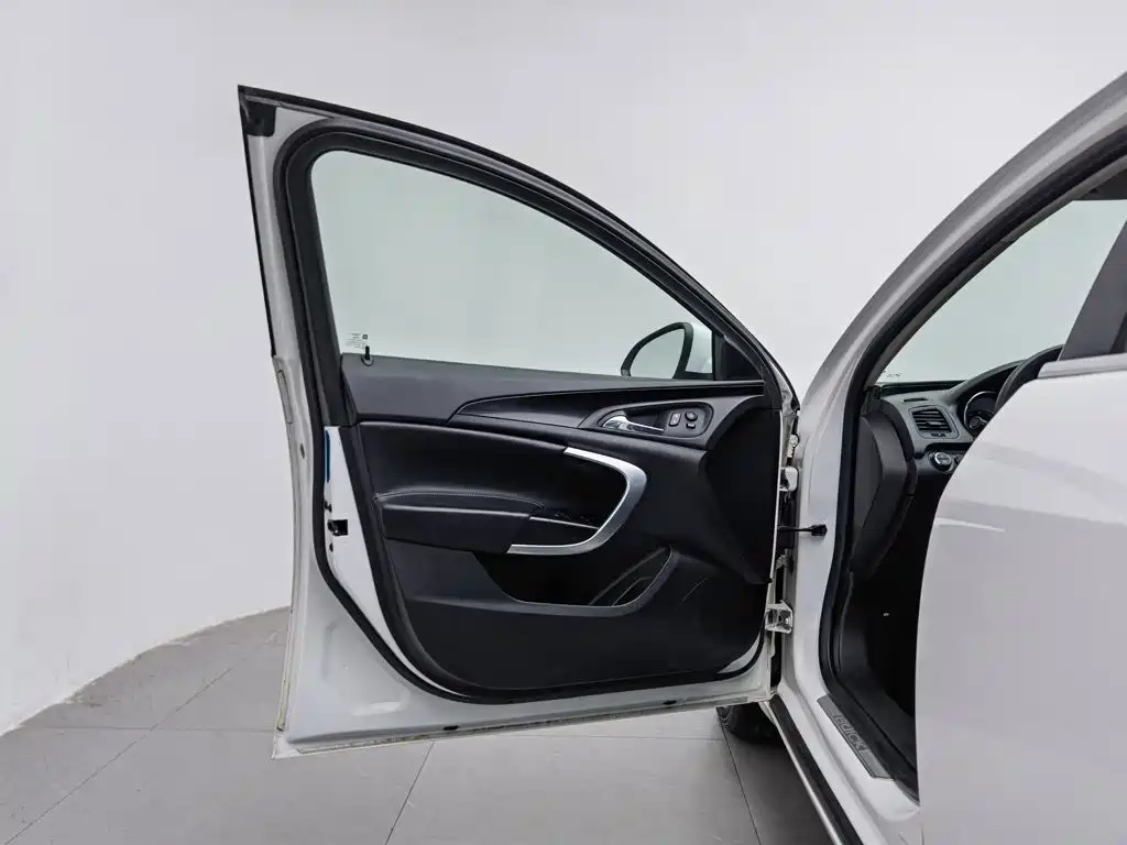 Buick Regal — миниатюра 8