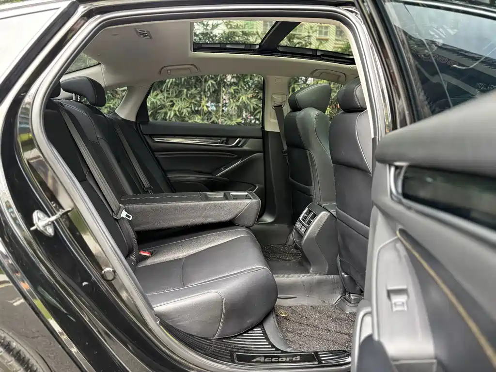 Honda Accord — миниатюра 11