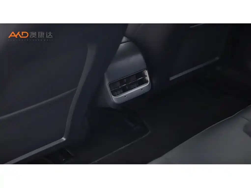 Tesla Model 3 — миниатюра 9