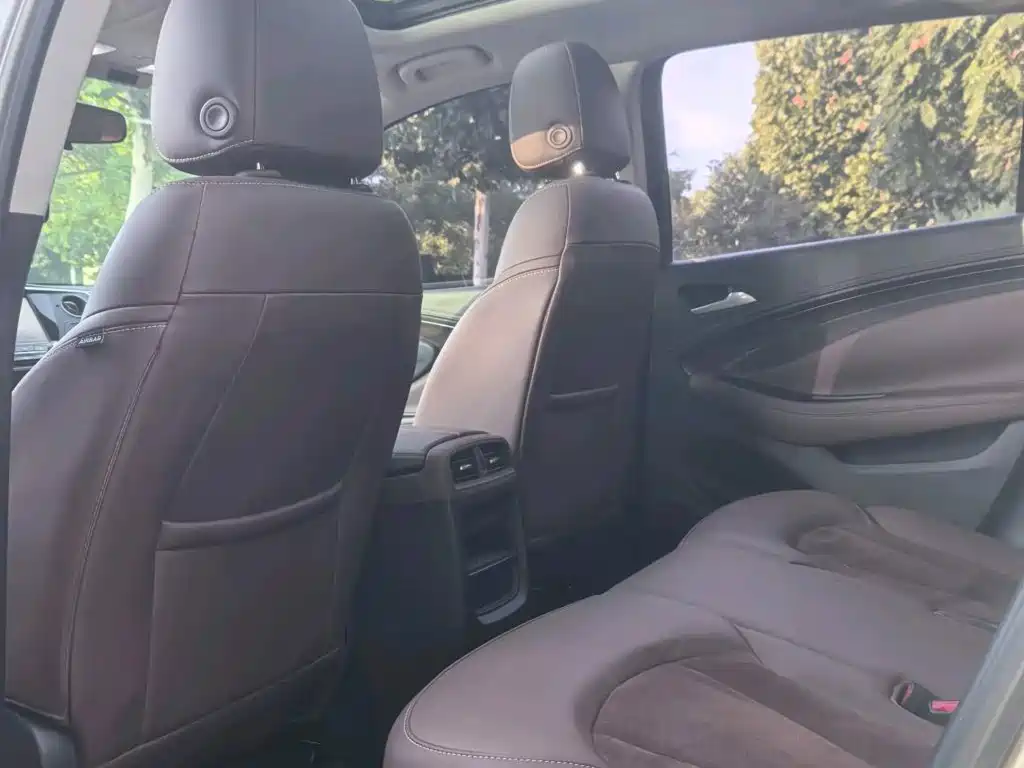 Buick Envision Plus — миниатюра 8