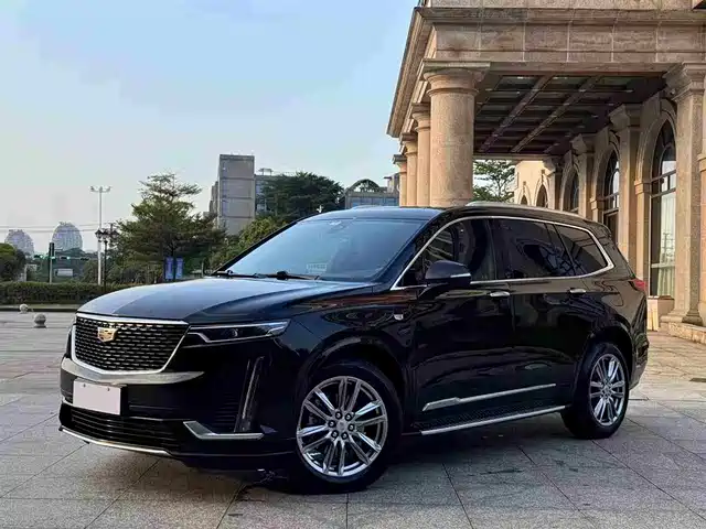 CADILLAC XT6