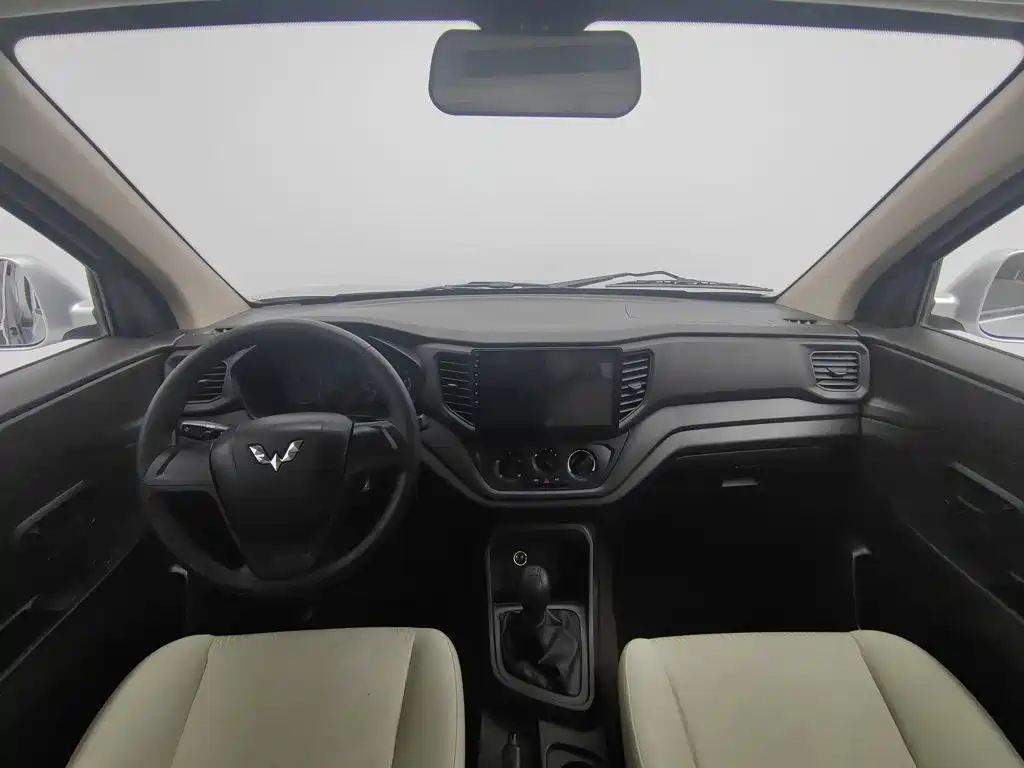 Wuling Hongguang V — миниатюра 5