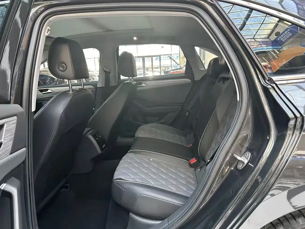 Volkswagen Sagitar — миниатюра 11
