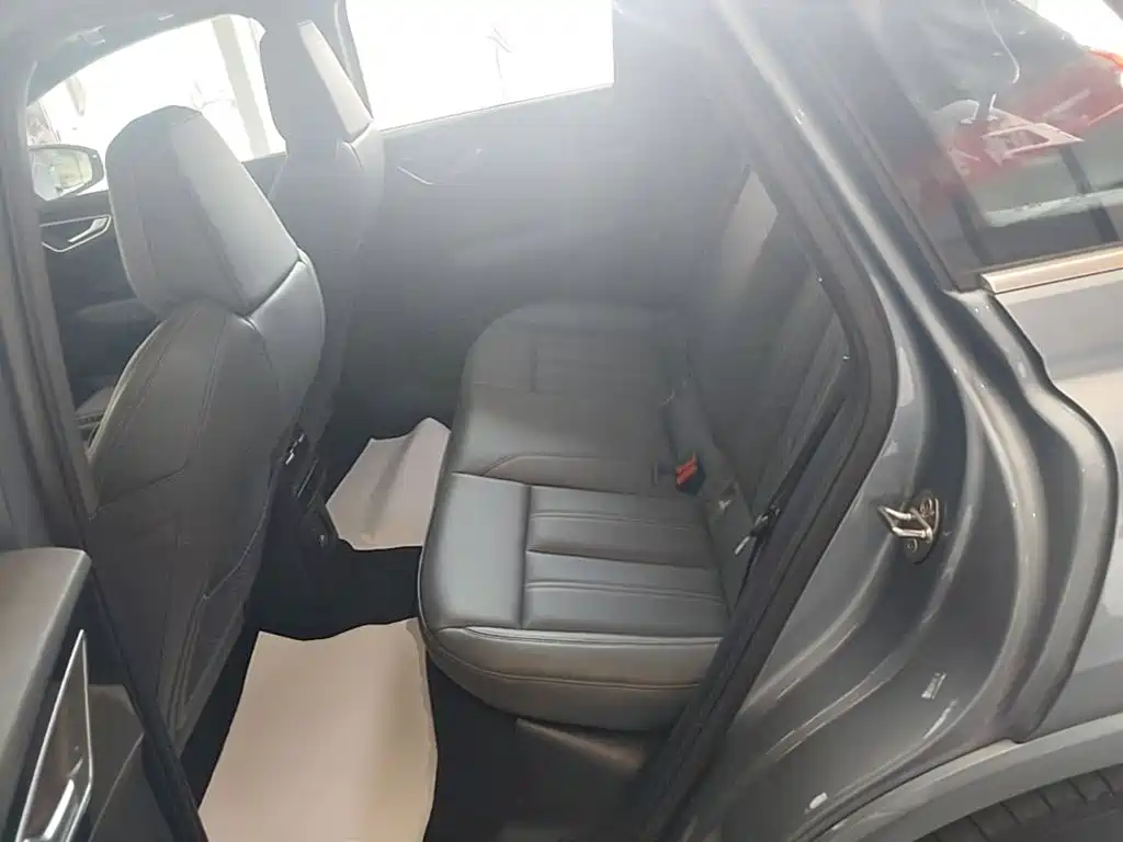 Audi Q4 e-tron — миниатюра 17