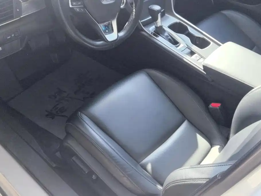 Honda Accord — миниатюра 9