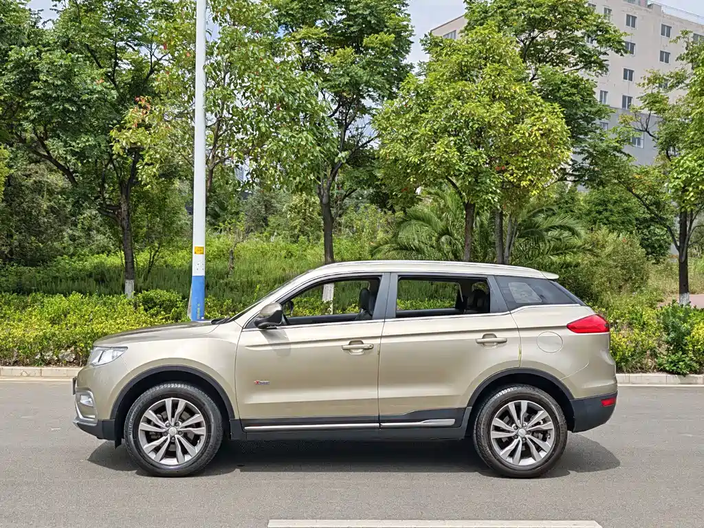 Geely Boyue — миниатюра 10