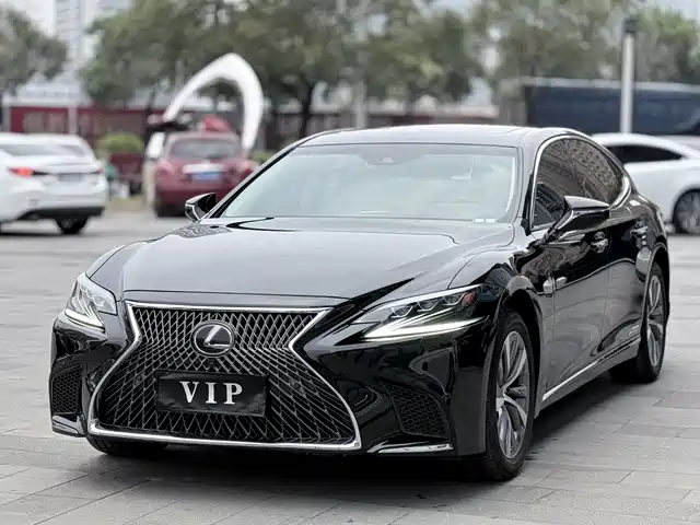 LEXUS LS 2019