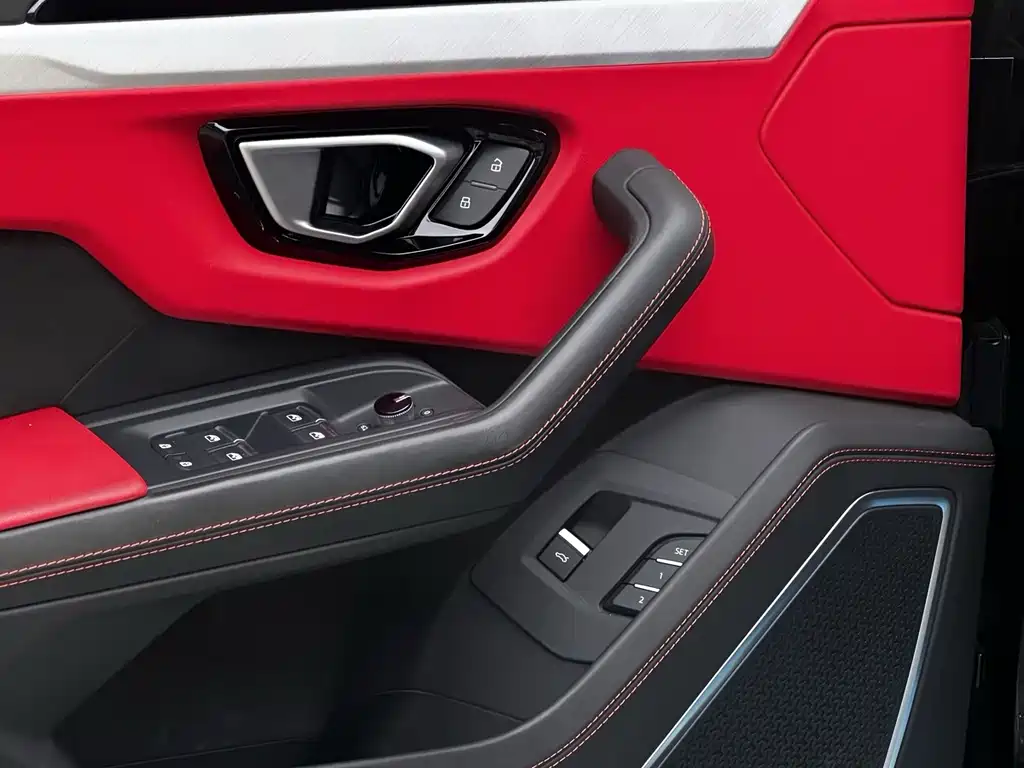 Lamborghini Urus — миниатюра 12