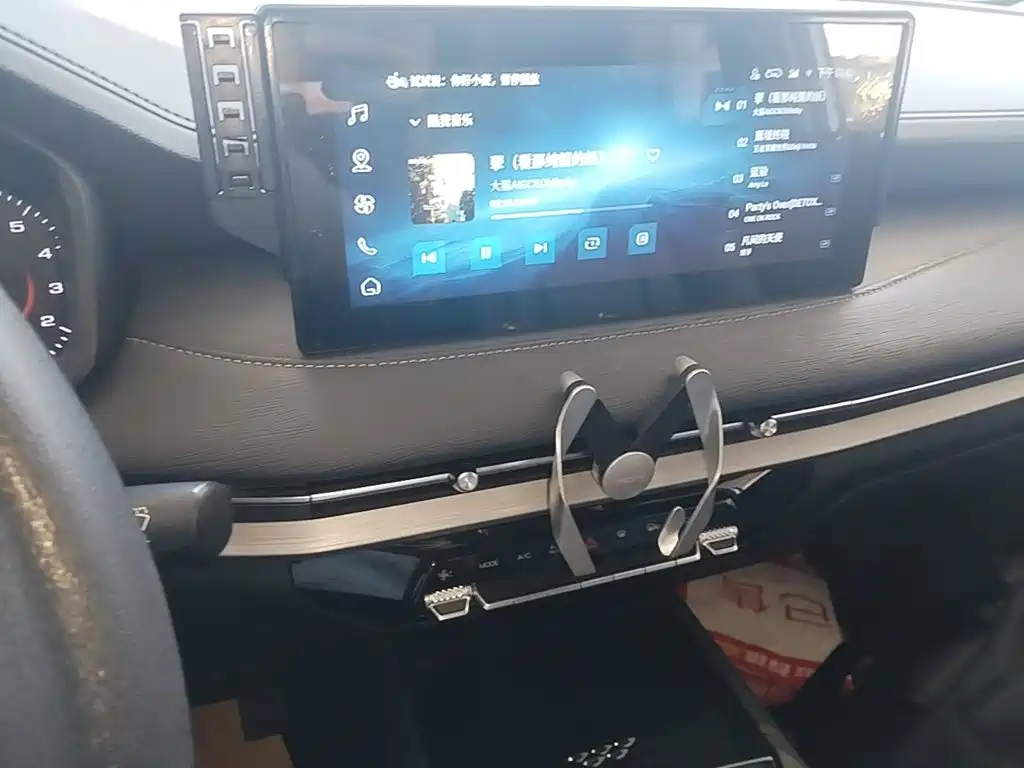 Wuling Jiachen — миниатюра 13