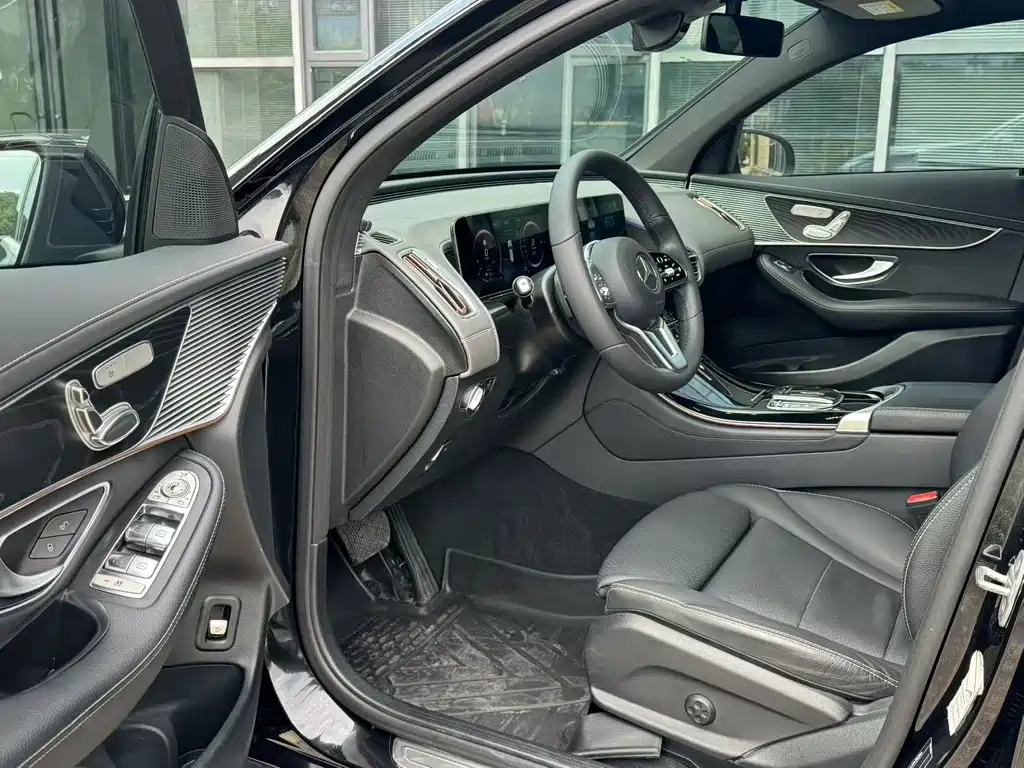 Mercedes-Benz EQC — миниатюра 3