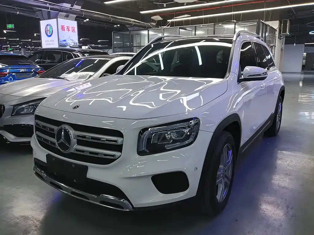 MERCEDES-BENZ GLB