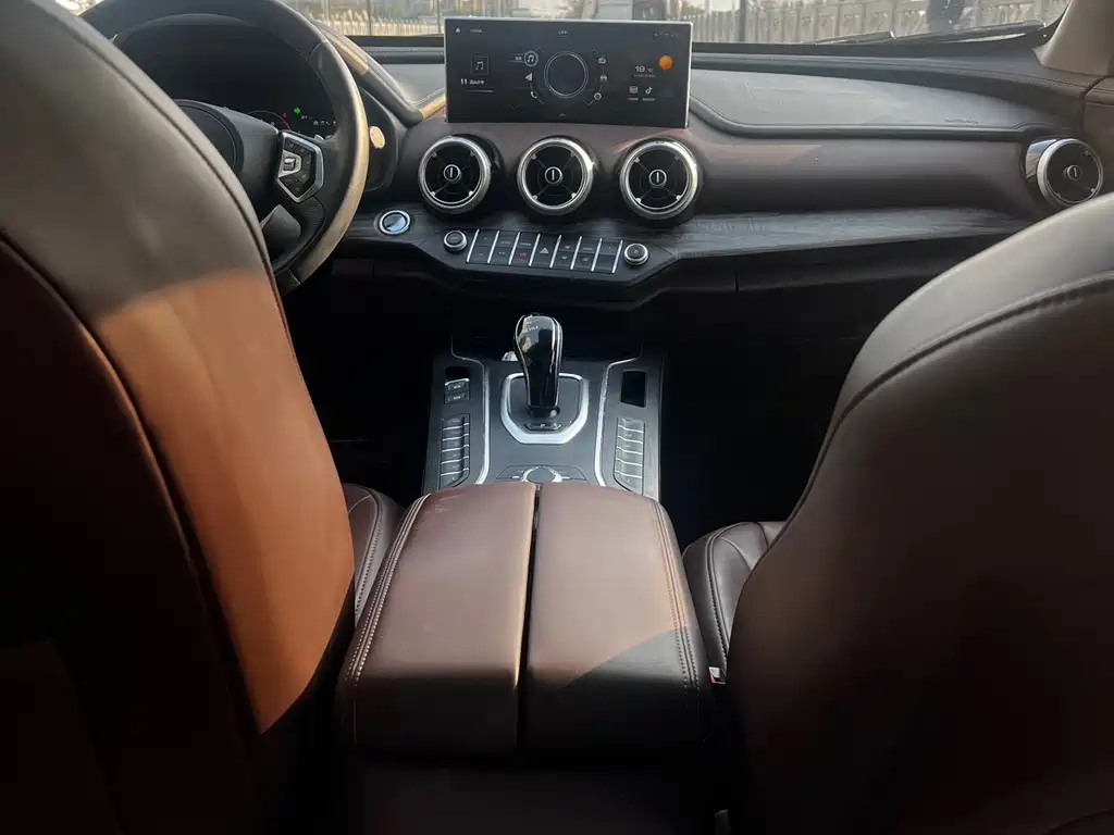 WEI PAI WEI BRAND VV7