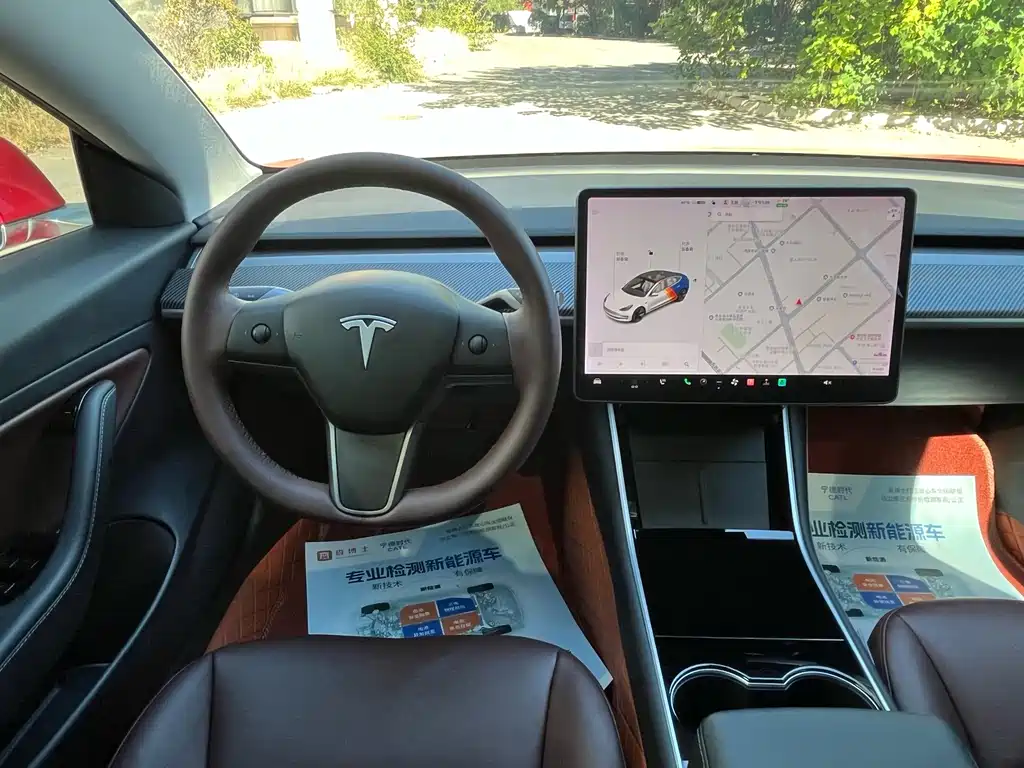 Tesla Model 3 — миниатюра 10