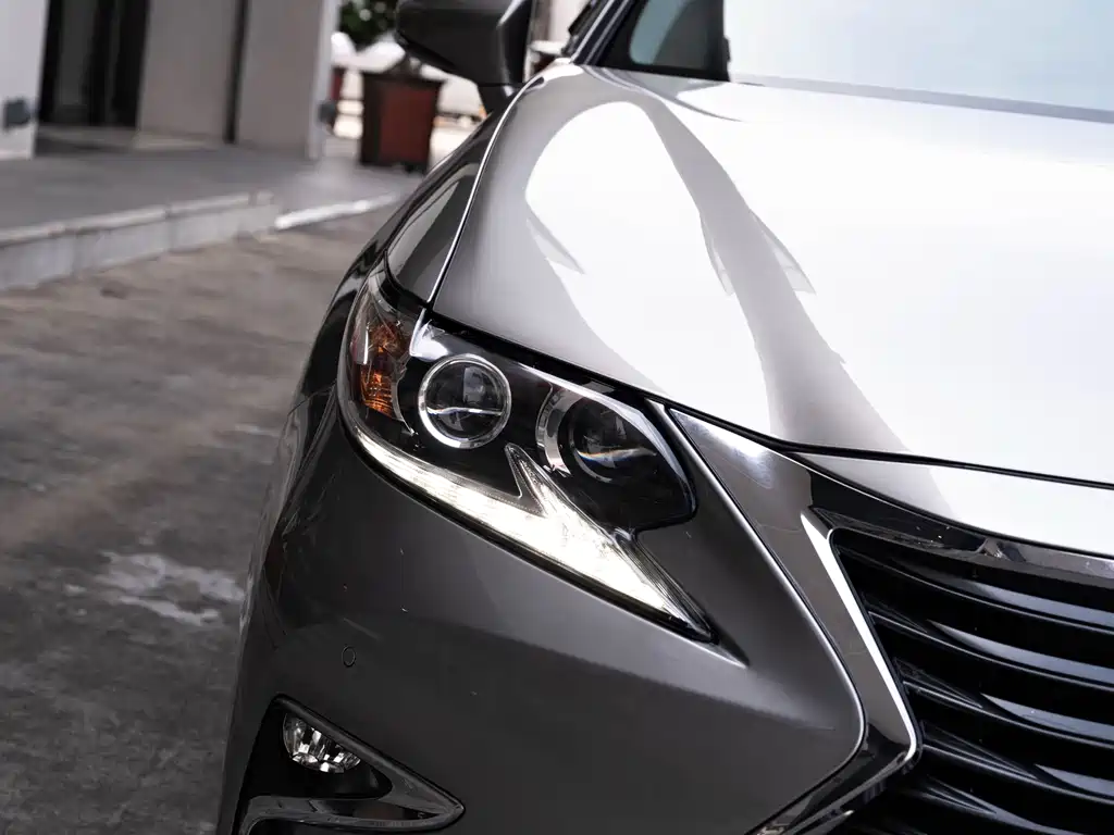 Lexus ES — миниатюра 6