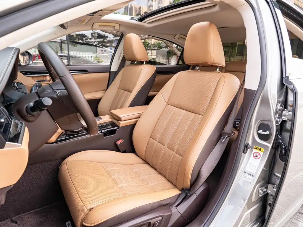 Lexus ES — миниатюра 11