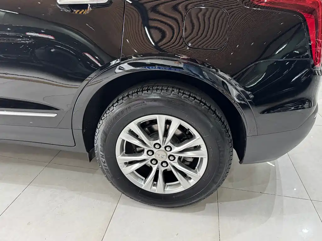 Cadillac XT5 — миниатюра 8