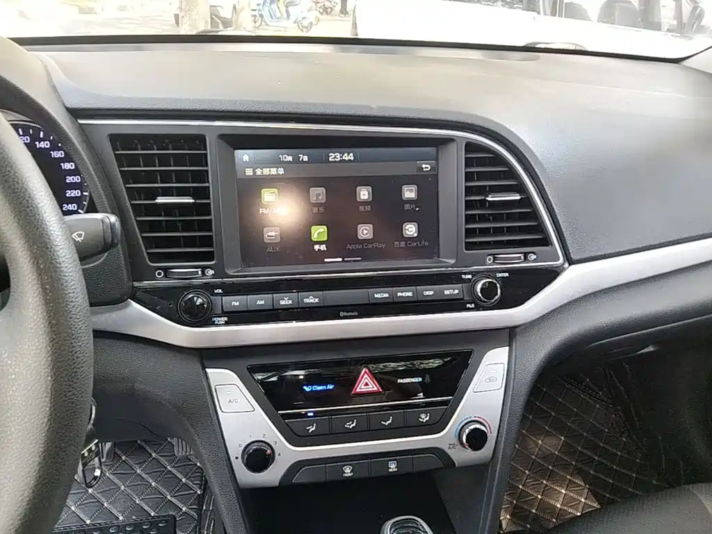 Hyundai Elantra — миниатюра 13