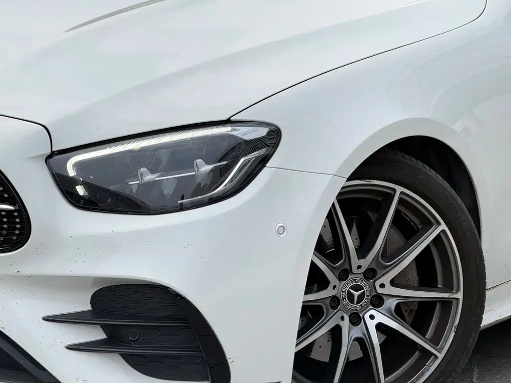 Mercedes-Benz E-Class (Import) — миниатюра 4