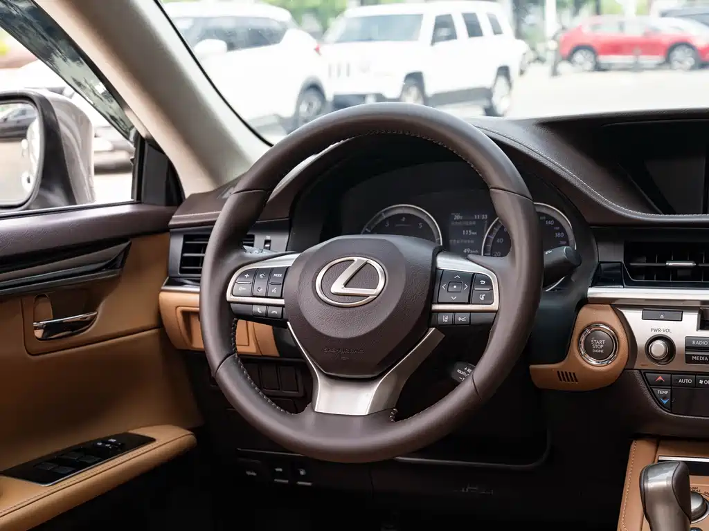 Lexus ES — миниатюра 14