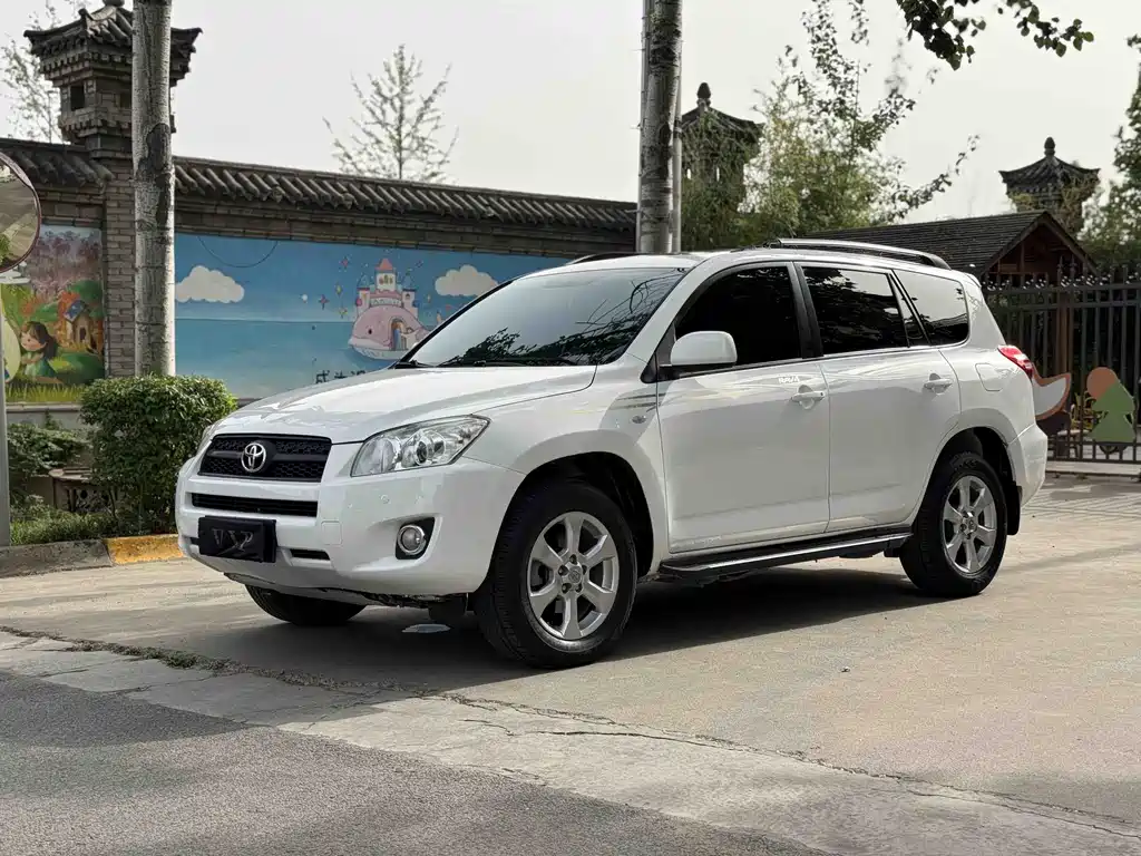 Toyota RAV4 2010