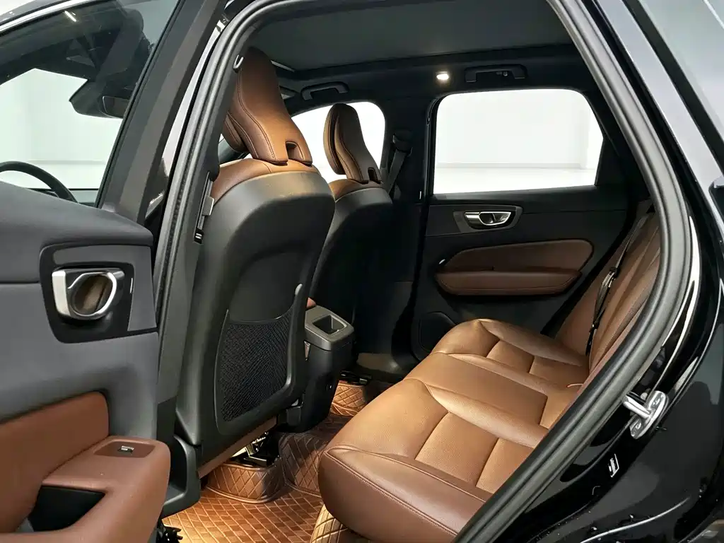 Volvo XC60 — миниатюра 5