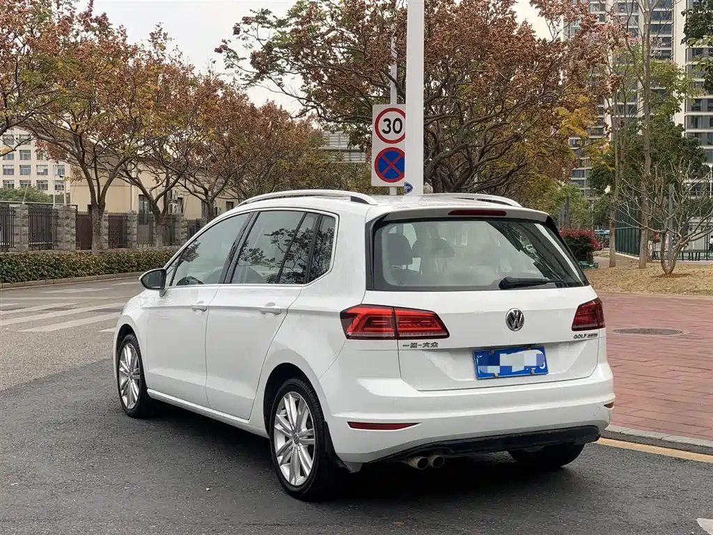 VOLKSWAGEN GOLF*JIAYU