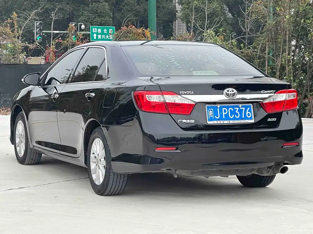 TOYOTA CAMRY