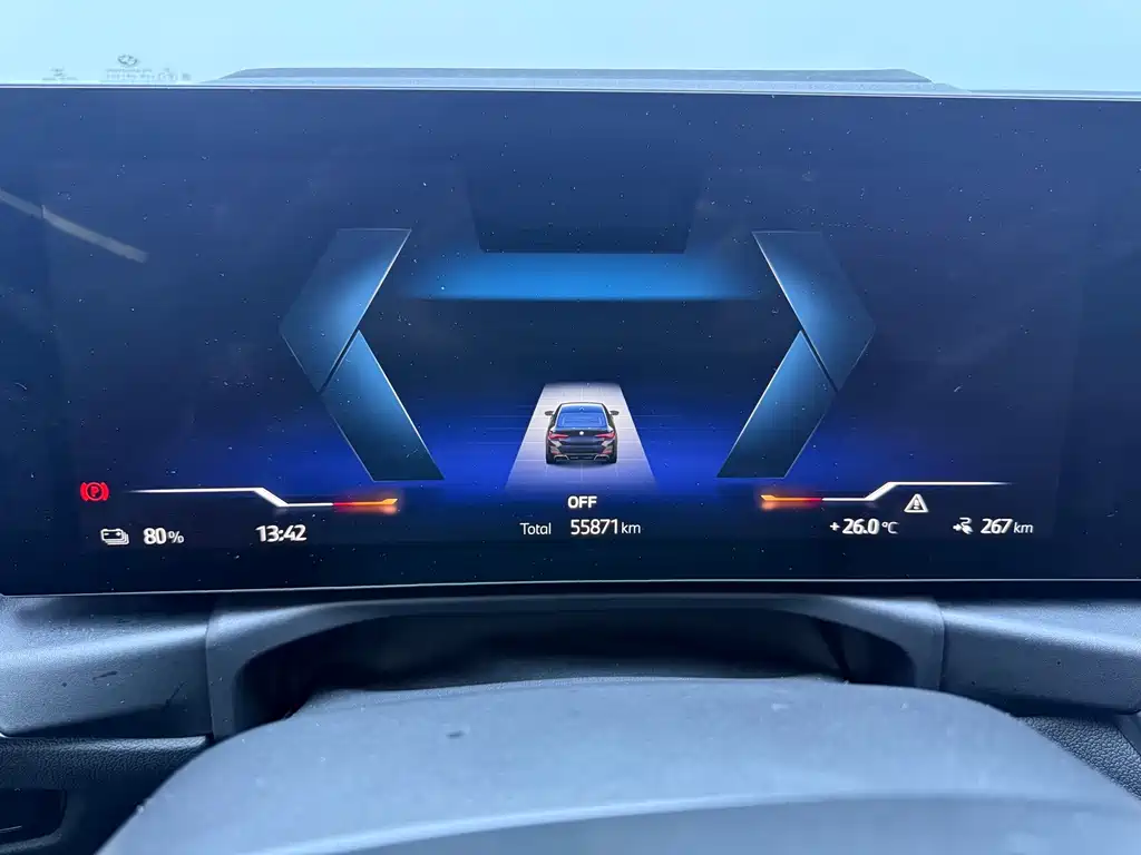BMW i4 — миниатюра 18