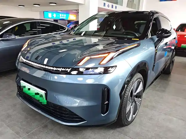 LYNK  & CO. 08 EM P 2024
