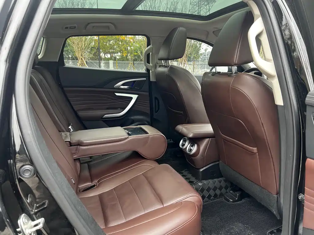 WEI PAI WEI BRAND VV7