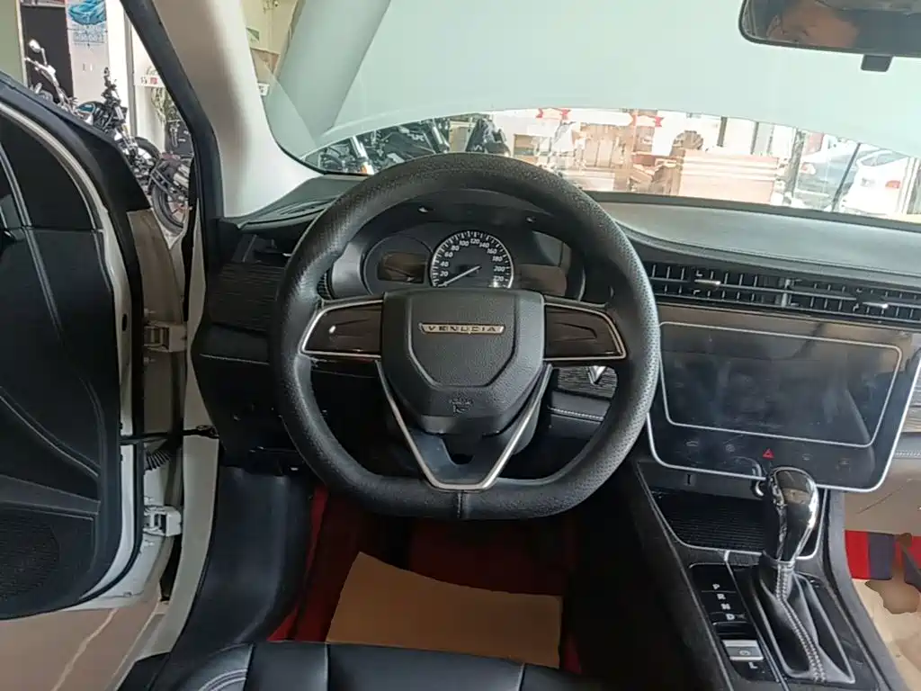 Venucia D60 — миниатюра 11