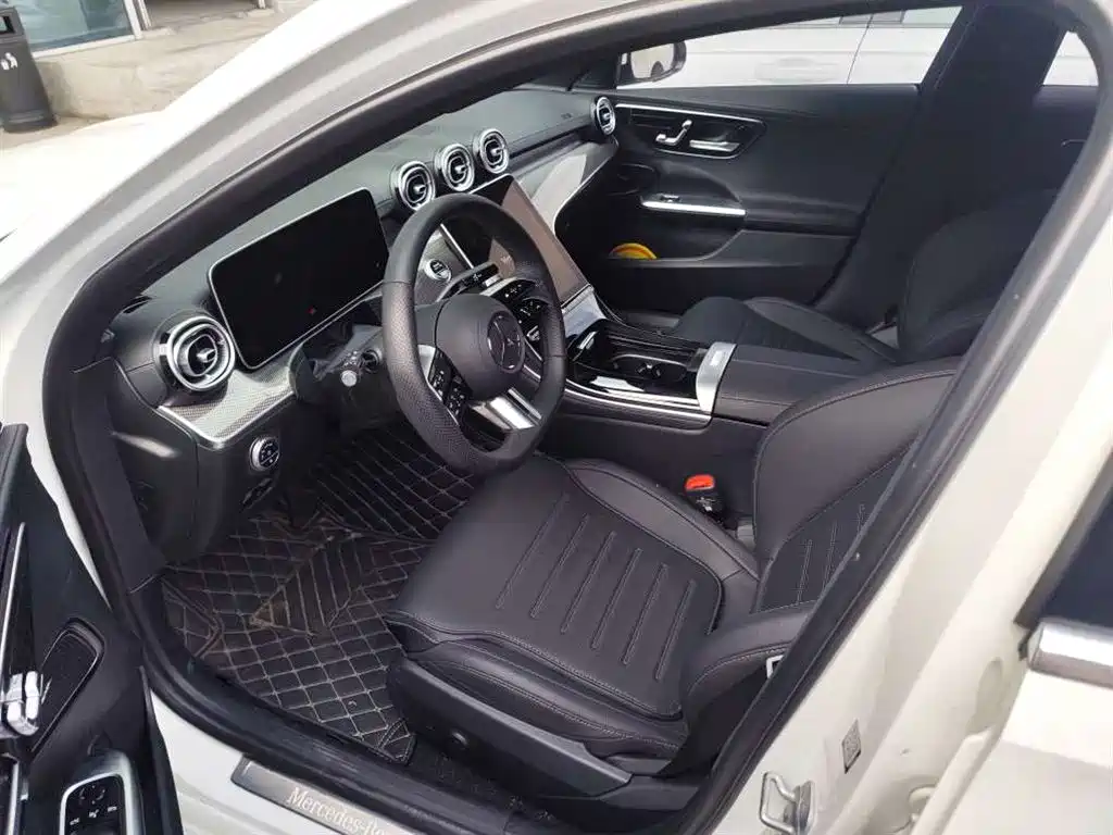 Mercedes-Benz C-Class — миниатюра 7