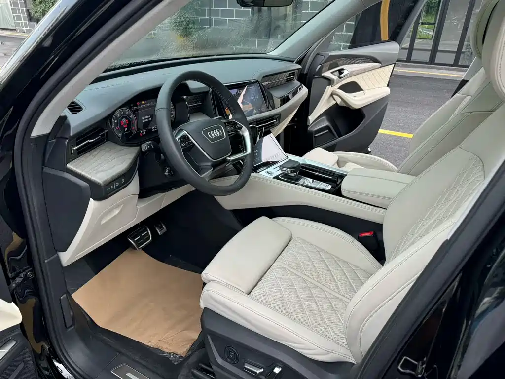 Audi Q6 2024 45 TFSI quattro 6 мест
