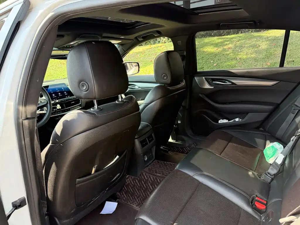 Cadillac CT5 — миниатюра 11