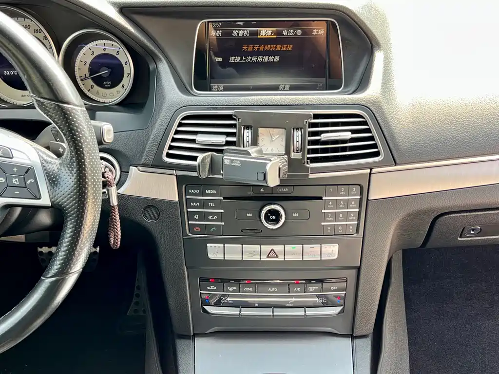 Mercedes-Benz E-Class (Import) — миниатюра 9